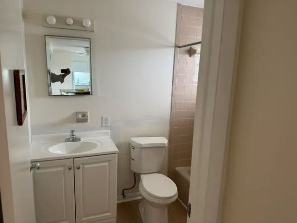 $1,500 | 808 22nd Street, Unit 11, Vero Beach, FL 32960