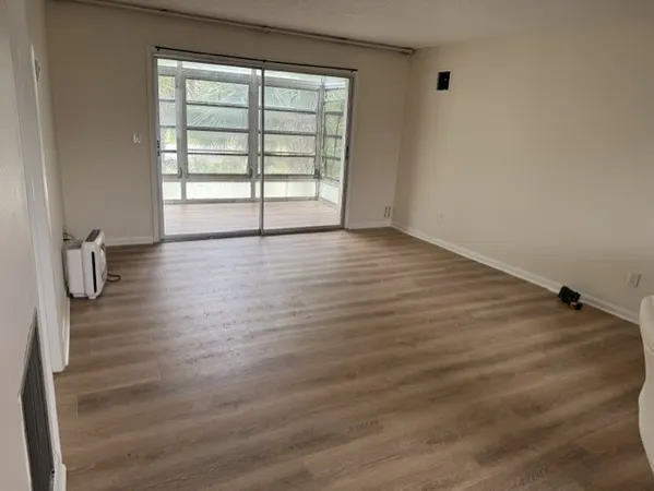 $1,500 | 808 22nd Street, Unit 11, Vero Beach, FL 32960