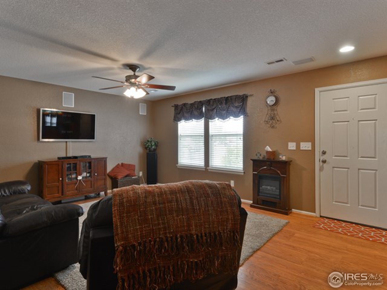 10449 Lower Ridge Road Longmont, CO 80504 - Photo 4 of 24 Gallery Image 4