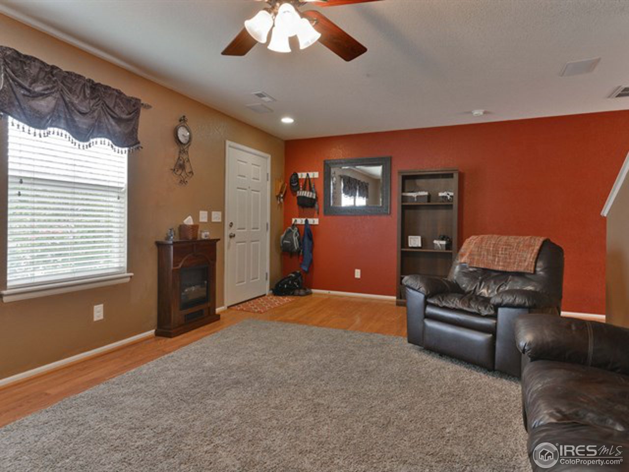 10449 Lower Ridge Road Longmont, CO 80504 - Photo 5 of 24 Gallery Image 5