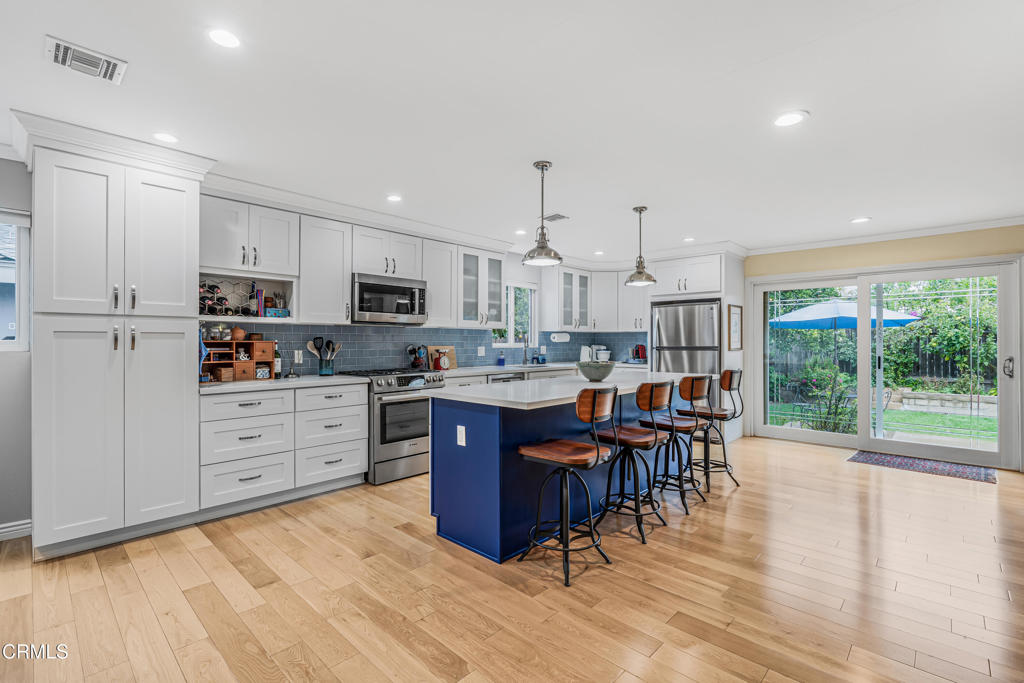 1557 Prima Court Camarillo, CA 93010 - Photo 6 of 28