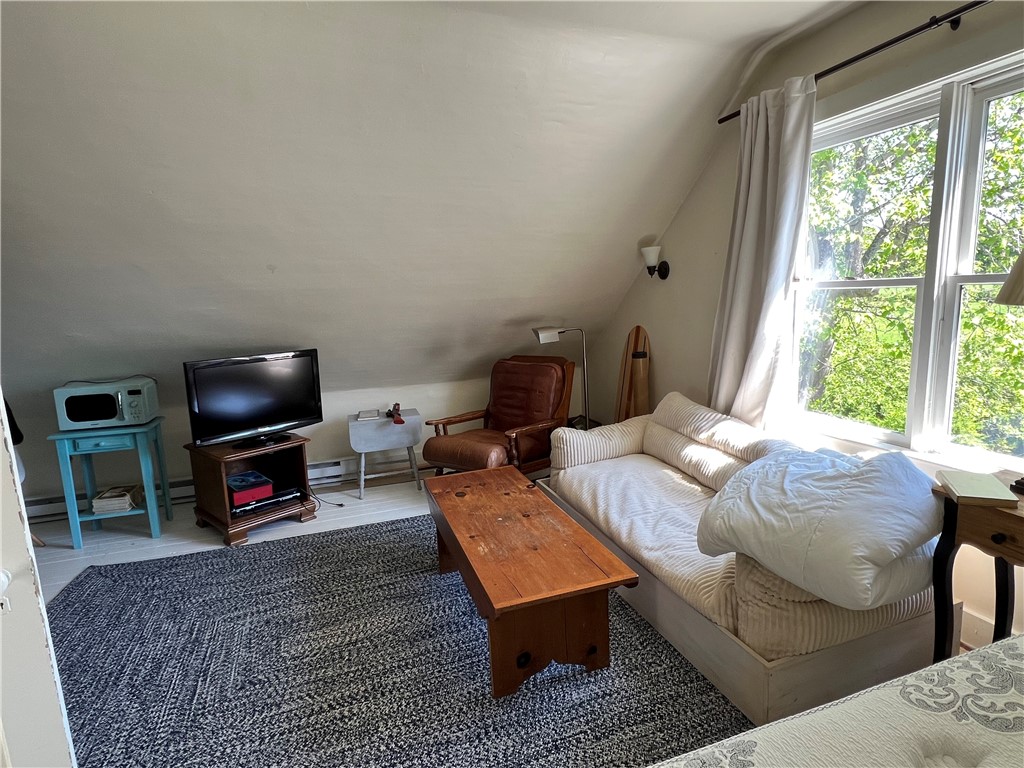 400 Paradise Avenue Middletown, RI 02842 - Photo 18 of 20