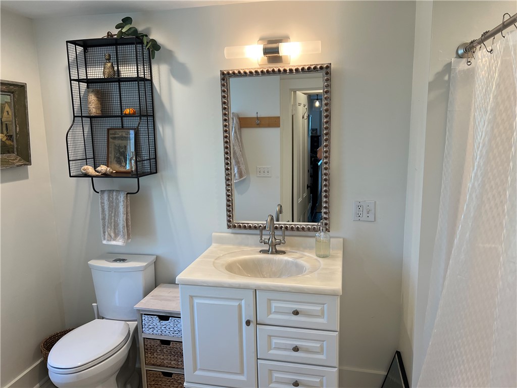 400 Paradise Avenue Middletown, RI 02842 - Photo 19 of 20