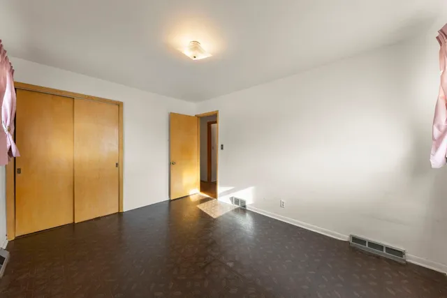 $263,999 | 10901 Nagle Avenue, Worth, IL 60482