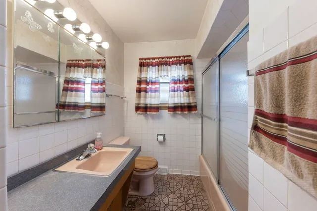 $263,999 | 10901 Nagle Avenue, Worth, IL 60482