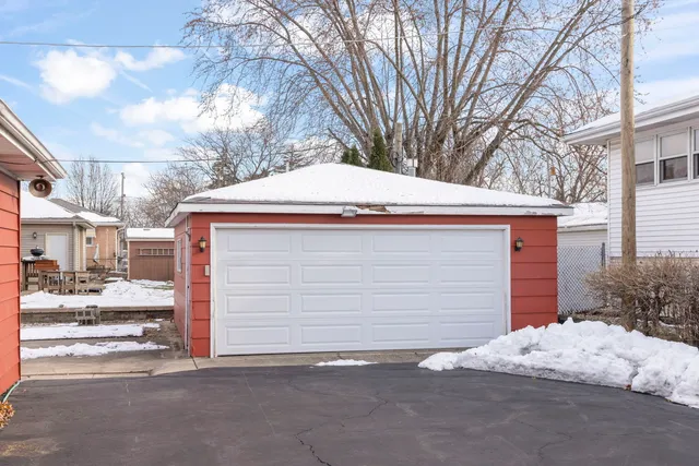 $263,999 | 10901 Nagle Avenue, Worth, IL 60482