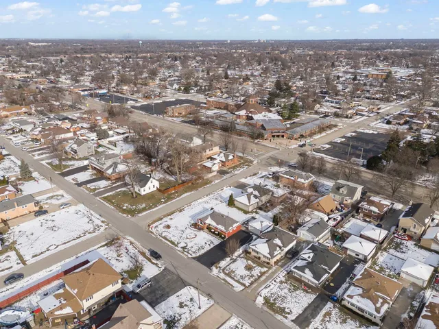 $263,999 | 10901 Nagle Avenue, Worth, IL 60482