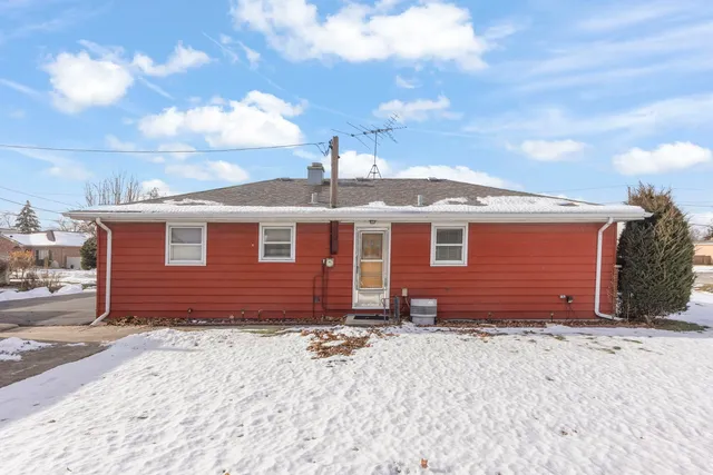 $263,999 | 10901 Nagle Avenue, Worth, IL 60482