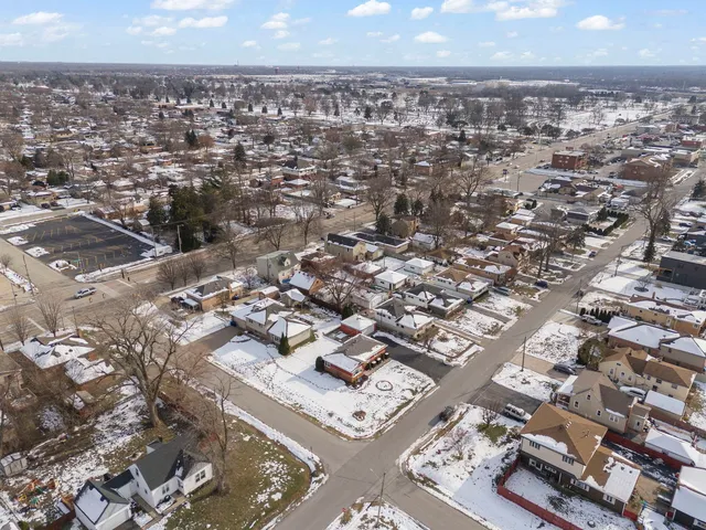 $263,999 | 10901 Nagle Avenue, Worth, IL 60482