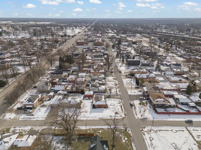 $263,999 | 10901 Nagle Avenue, Worth, IL 60482