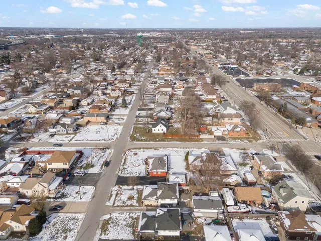 $263,999 | 10901 Nagle Avenue, Worth, IL 60482