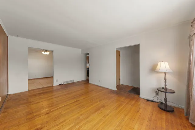 $263,999 | 10901 Nagle Avenue, Worth, IL 60482