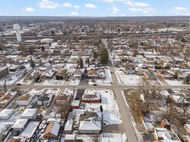 $263,999 | 10901 Nagle Avenue, Worth, IL 60482