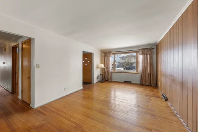 $263,999 | 10901 Nagle Avenue, Worth, IL 60482