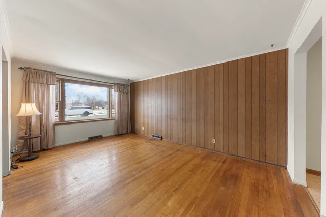 $263,999 | 10901 Nagle Avenue, Worth, IL 60482