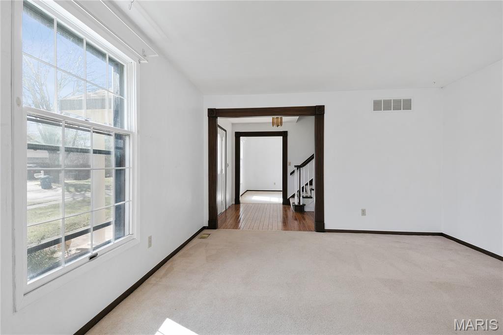 15575 Clover Ridge Drive Chesterfield, MO 63017 - Photo 14 of 42