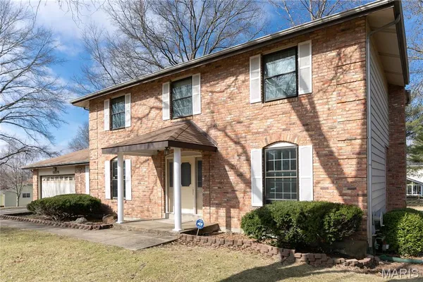 $3,300 | 15575 Clover Ridge Drive, Chesterfield, MO 63017