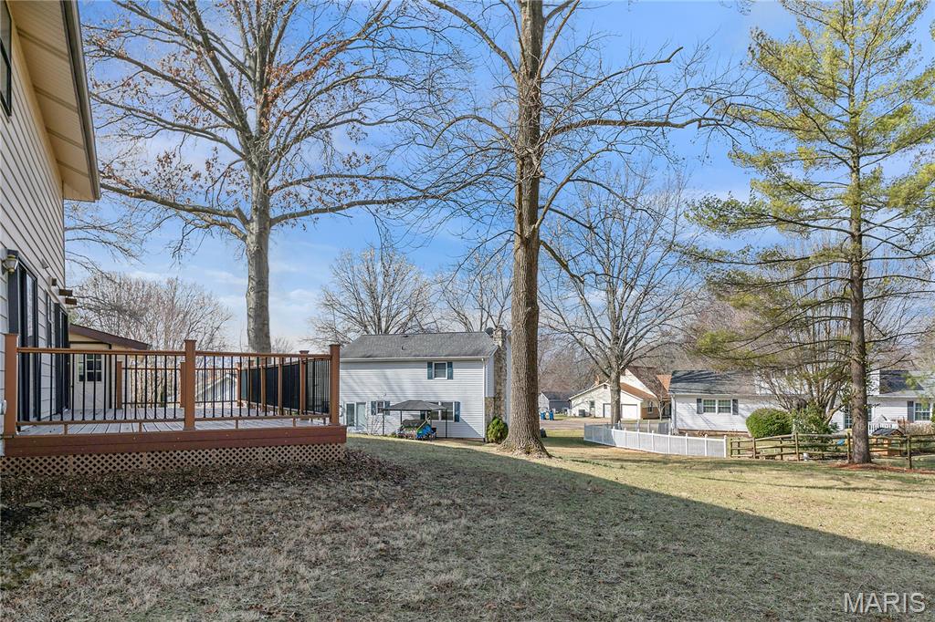 15575 Clover Ridge Drive Chesterfield, MO 63017 - Photo 4 of 42