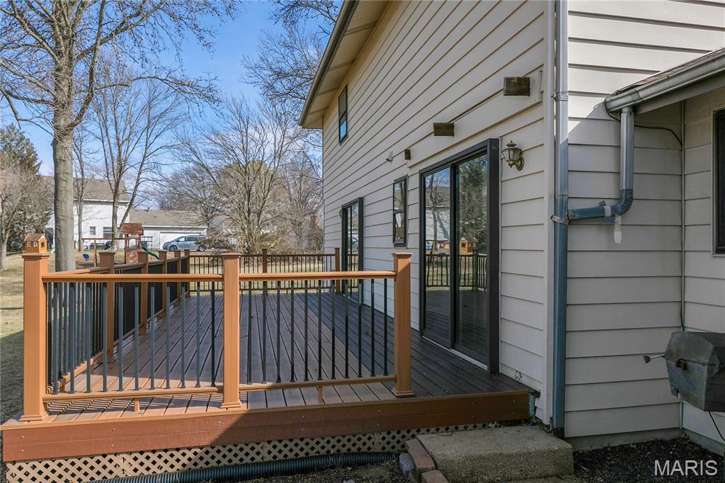 15575 Clover Ridge Drive Chesterfield, MO 63017 - Photo 6 of 42