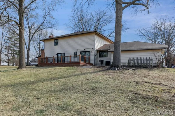 $3,300 | 15575 Clover Ridge Drive, Chesterfield, MO 63017
