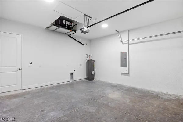 a view of a room with an empty space