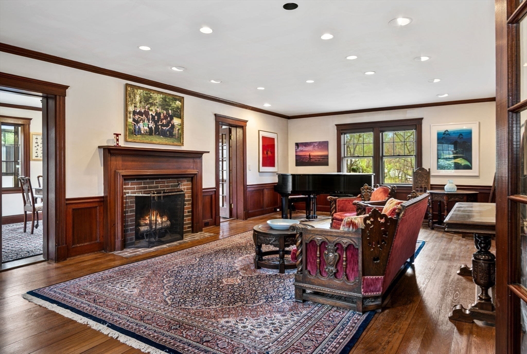 24 Radcliff Road Newton, MA 02468 - Photo 4 of 42