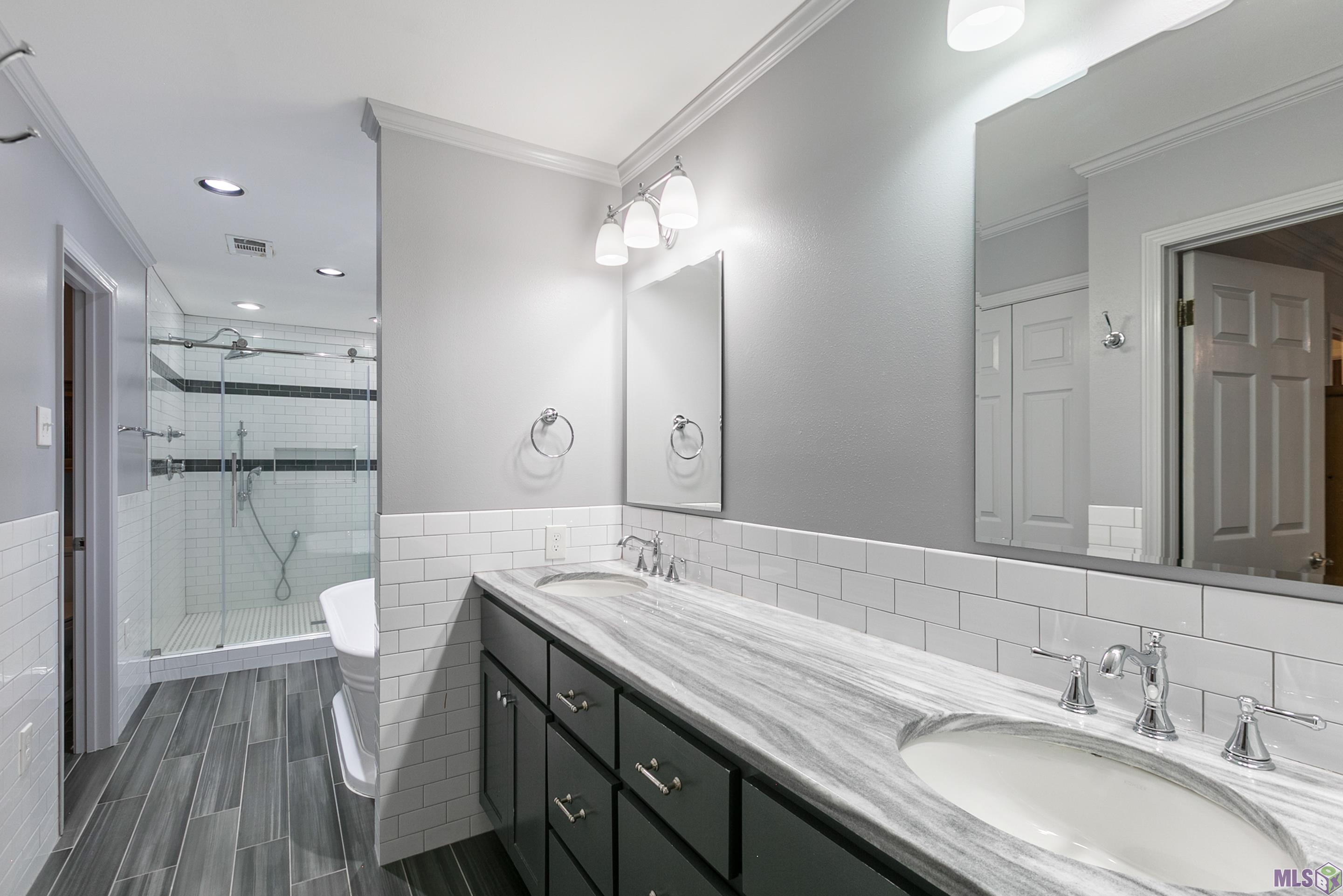 8859 Bayside Avenue Baton Rouge, LA 70806 - Photo 16 of 27 Double Vanities