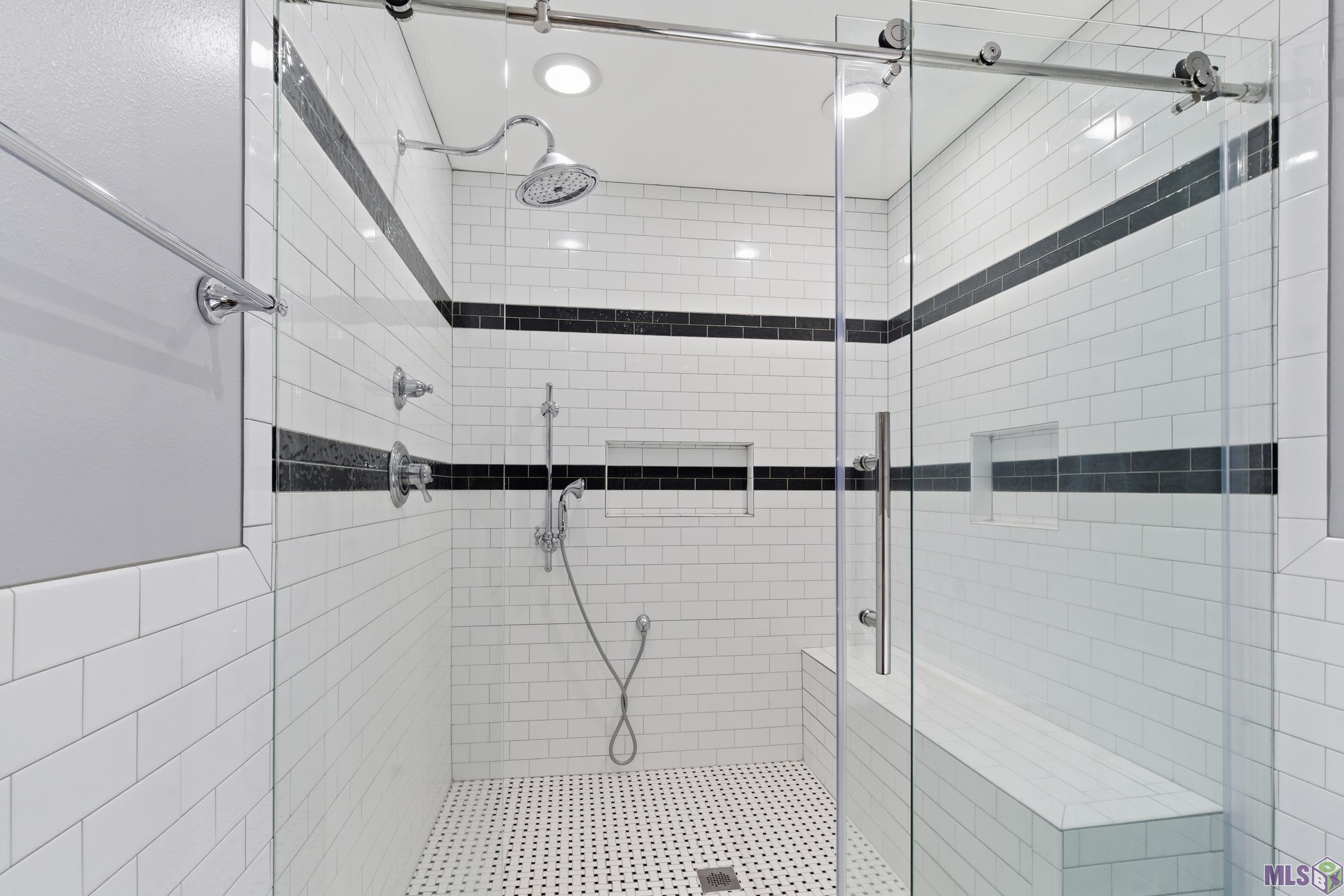 8859 Bayside Avenue Baton Rouge, LA 70806 - Photo 17 of 27 Walk In Shower