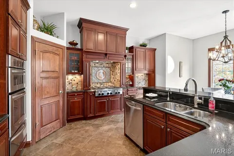 $874,500 | 1991 Chesterfield Ridge Circle, Chesterfield, MO 63017