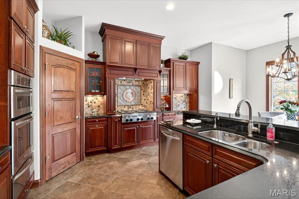 1991 Chesterfield Ridge Circle Chesterfield, MO 63017 - Photo 19 of 43