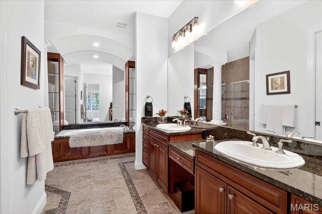 1991 Chesterfield Ridge Circle Chesterfield, MO 63017 - Photo 29 of 43