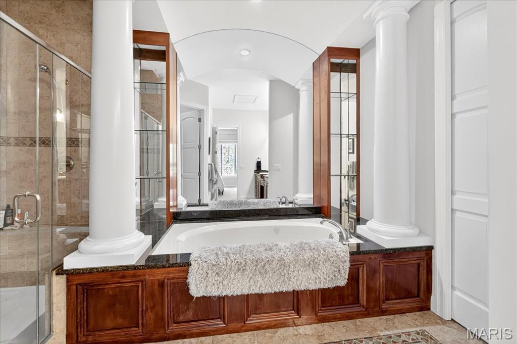 1991 Chesterfield Ridge Circle Chesterfield, MO 63017 - Photo 30 of 43