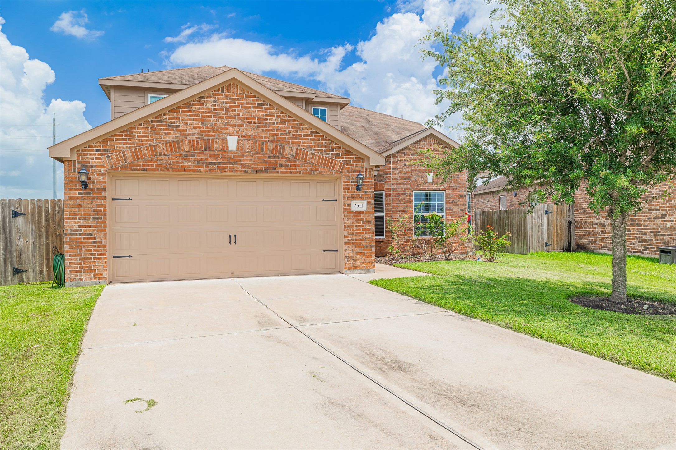 2511 Ocean Cove Circle Rosenberg, TX 77469 - Photo 2 of 25 Home also features a 2-car attached garage.