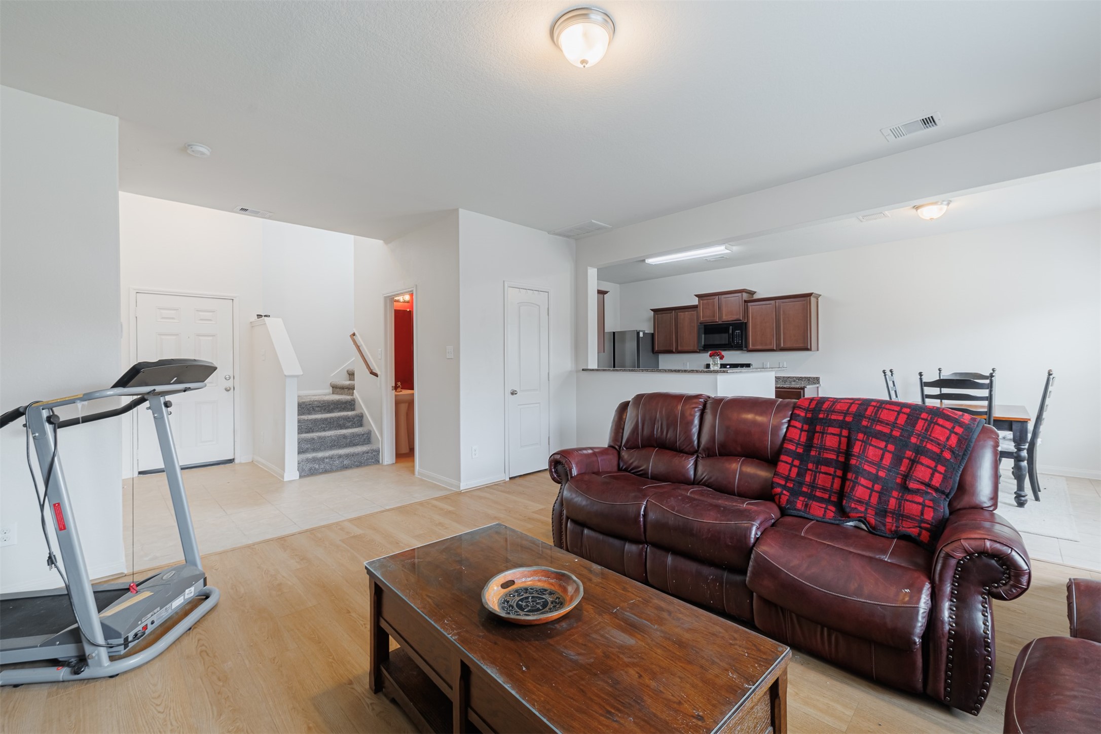 2511 Ocean Cove Circle Rosenberg, TX 77469 - Photo 8 of 25 View of the kitchen from the family room.