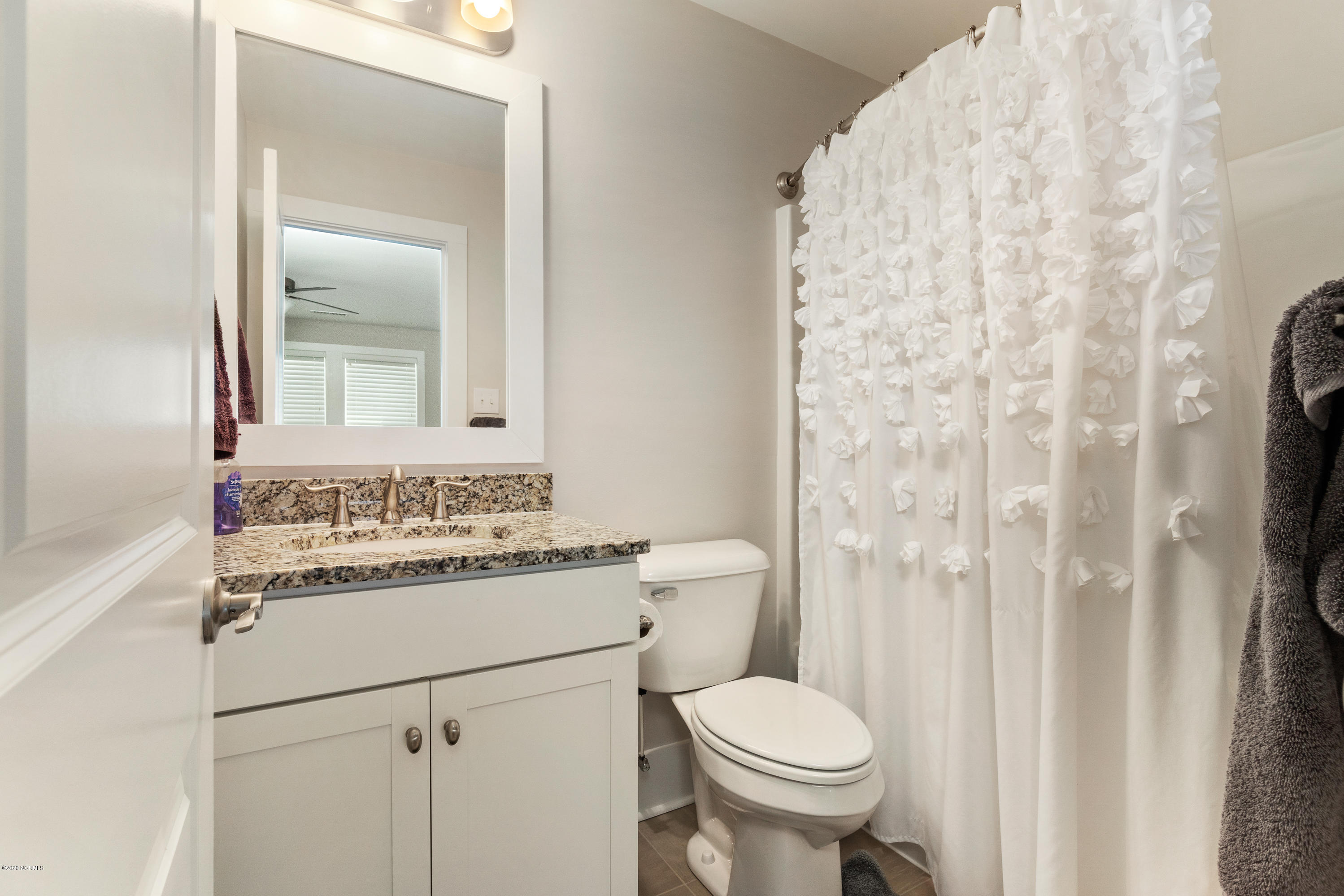 1723 Olde Farm Road Morehead City, NC 28557 - Photo 29 of 44 Upstairs Bathroom