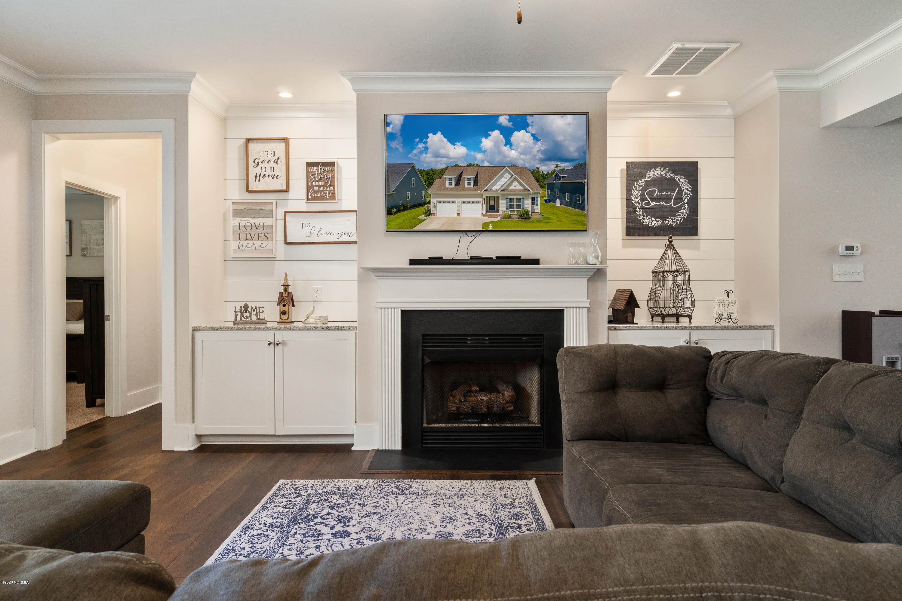 1723 Olde Farm Road Morehead City, NC 28557 - Photo 8 of 44 Living Room