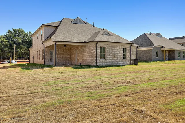 $416,900 | 940 Coahoma Court, Nesbit, MS 38651