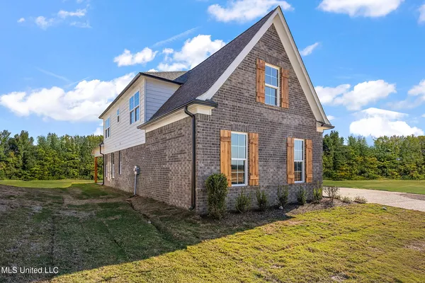 $416,900 | 940 Coahoma Court, Nesbit, MS 38651