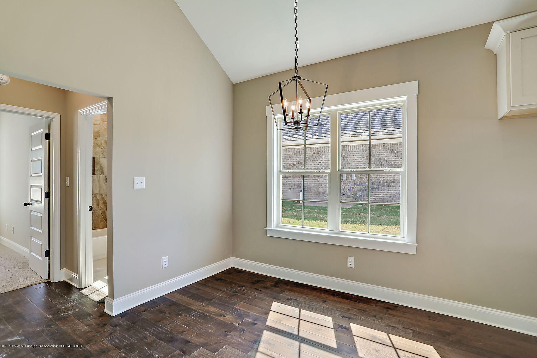 940 Coahoma Court Nesbit, MS 38651 - Photo 9 of 28 Eat in kitchen