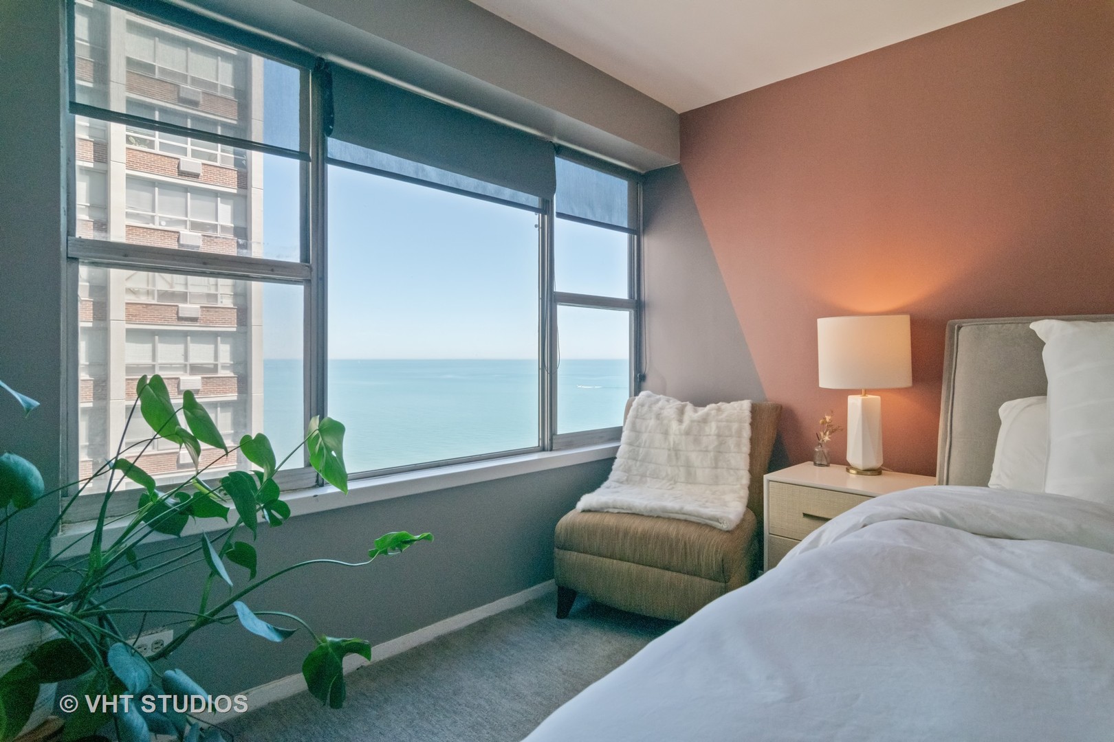 6157 North Sheridan Road, Unit 11D Chicago, IL 60660 - Photo 11 of 15 Gallery Image 11