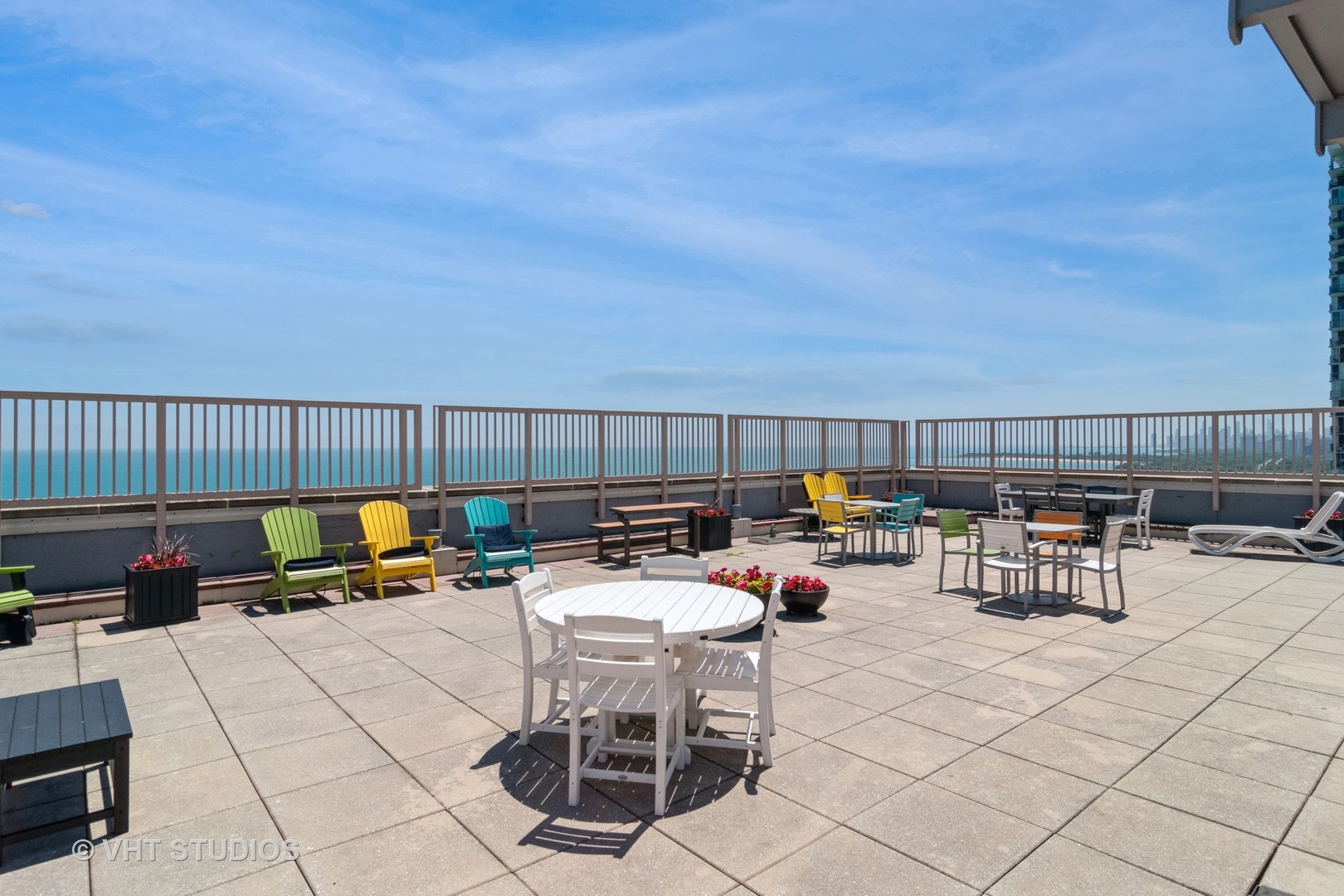 6157 North Sheridan Road, Unit 11D Chicago, IL 60660 - Photo 13 of 15 Gallery Image 13