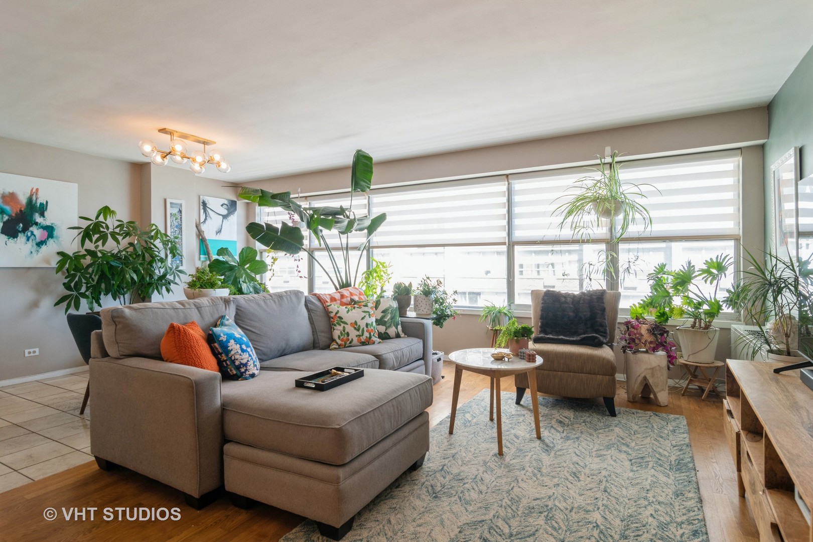 6157 North Sheridan Road, Unit 11D Chicago, IL 60660 - Photo 2 of 15 Gallery Image 2