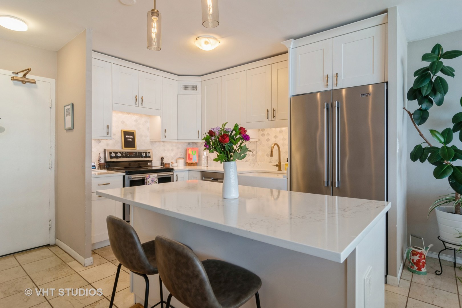 6157 North Sheridan Road, Unit 11D Chicago, IL 60660 - Photo 5 of 15 Gallery Image 5