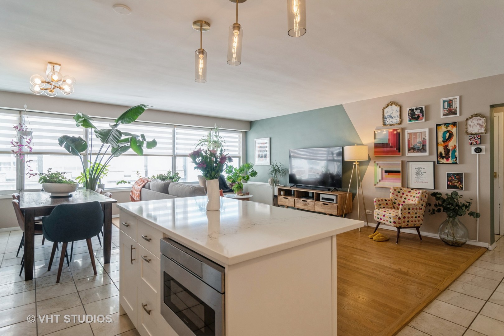6157 North Sheridan Road, Unit 11D Chicago, IL 60660 - Photo 7 of 15 Gallery Image 7