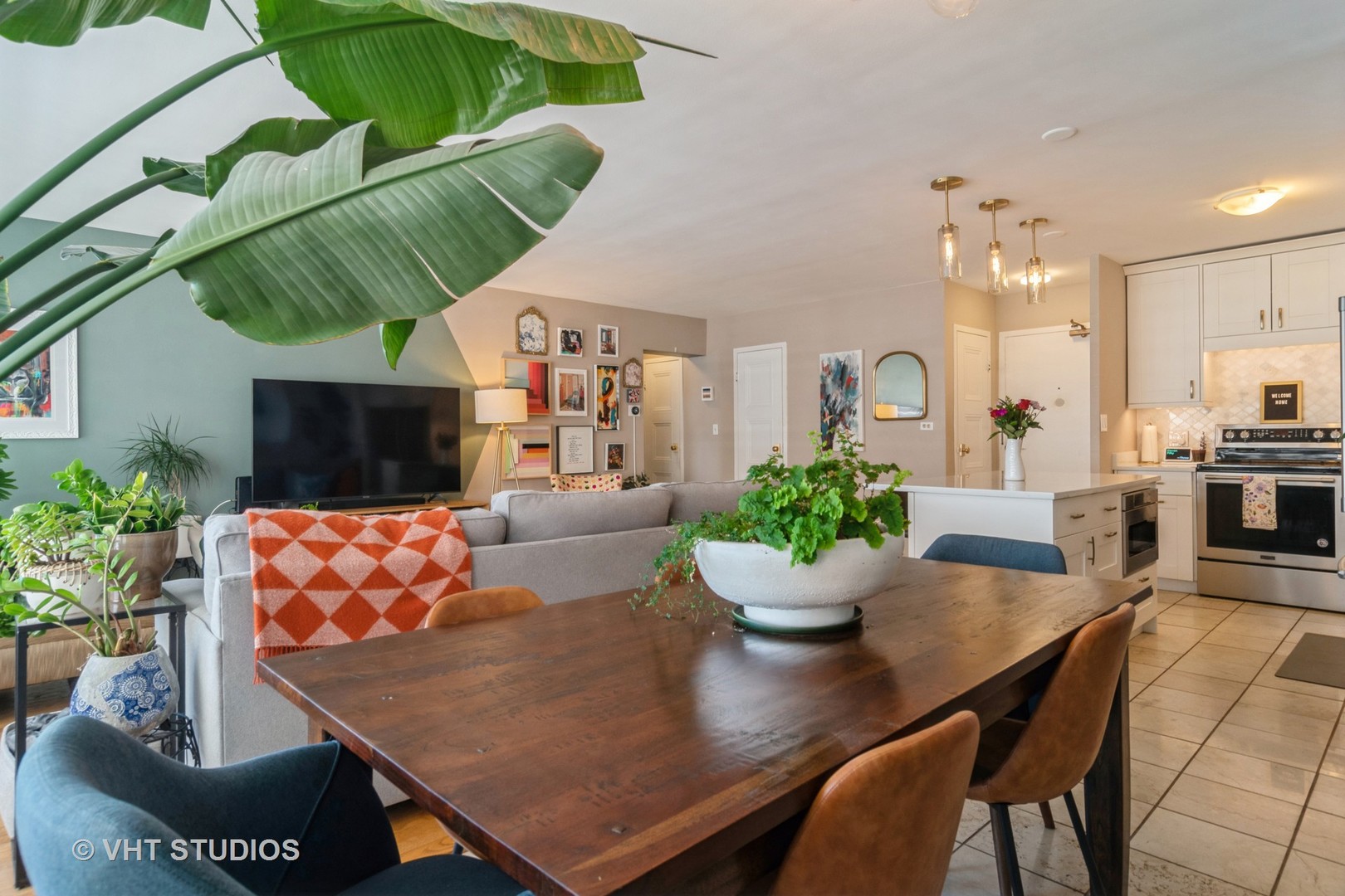 6157 North Sheridan Road, Unit 11D Chicago, IL 60660 - Photo 8 of 15 Gallery Image 8