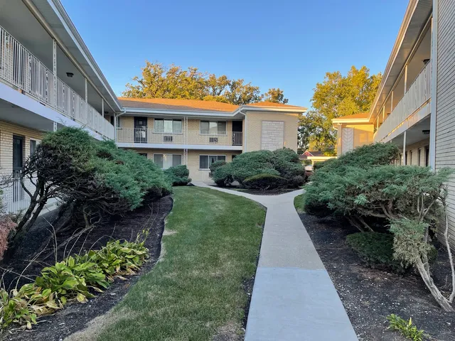 $209,000 | 1039 North Northwest Highway, Unit A5, Park Ridge, IL 60068
