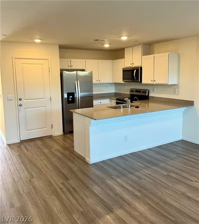 $2,000 | 10920 Rollingford Avenue, Las Vegas, NV 89166