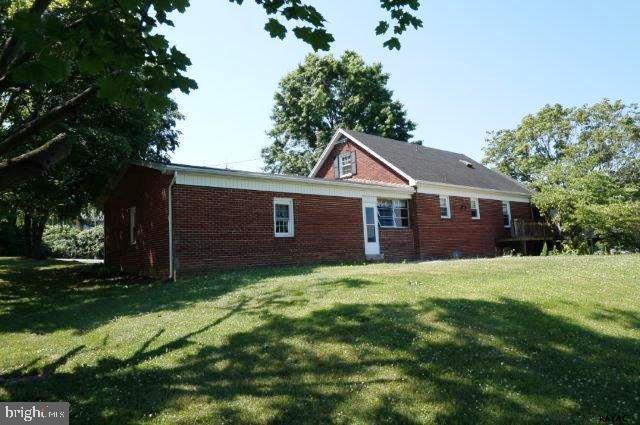 5875 Ambau Road Spring Grove, PA 17362 - Photo 4 of 24