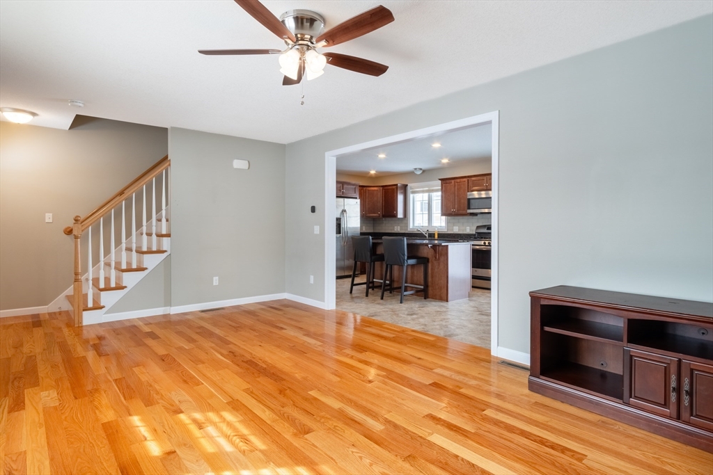 36 Wells Street Springfield, MA 01104 - Photo 4 of 24 Gallery Image 4