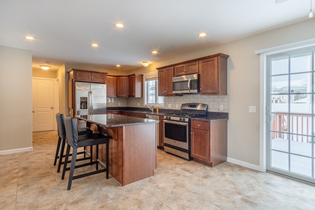 36 Wells Street Springfield, MA 01104 - Photo 8 of 24 Gallery Image 8
